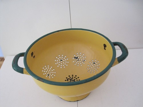 Vintage enamel colander yellow - colander,