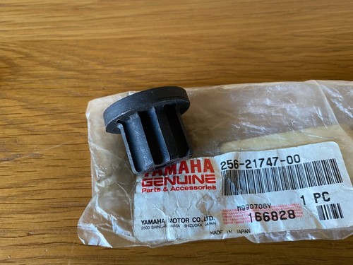 Yamaha battery box - , rubber