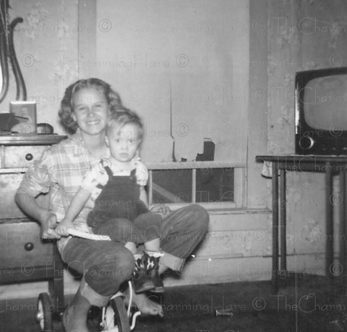 Vintage photo 1950 mother - photo,