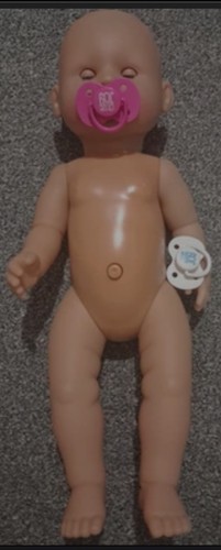 Baby doll crys wees in - baby,