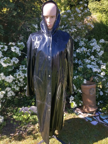 Shiny black pvc mac raincoat - shiny,