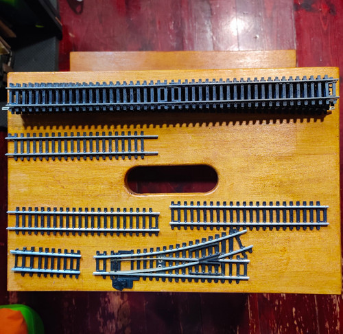 Vintage gauge model - oo,