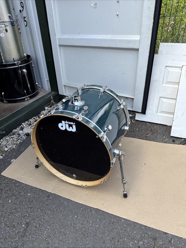 22x18 pacific bass drum - dw,