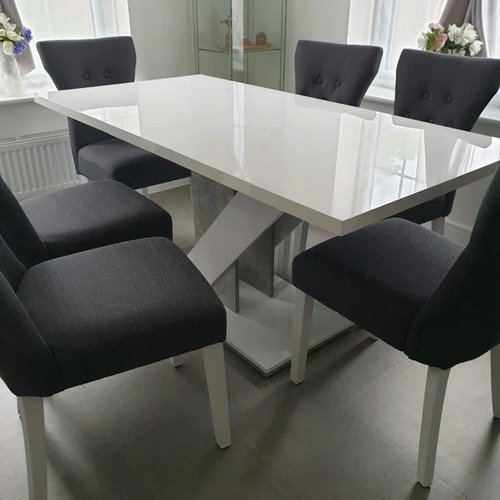 Extendable dining table - extendable,