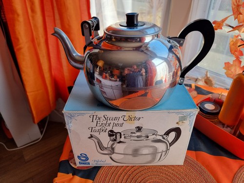 Vintage retro swan - retro,