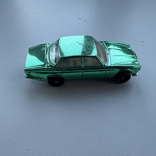 Corgi rockets jaguar - xj6, green