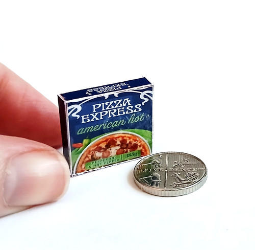 Dolls house miniature - dolls, 1:12