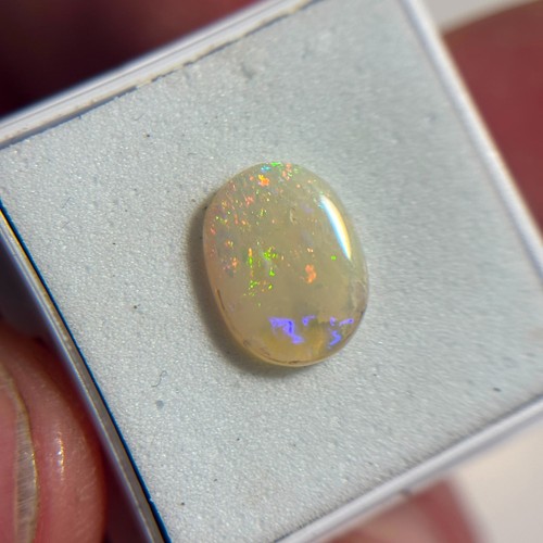 Mintabie oval opal - mintabie,