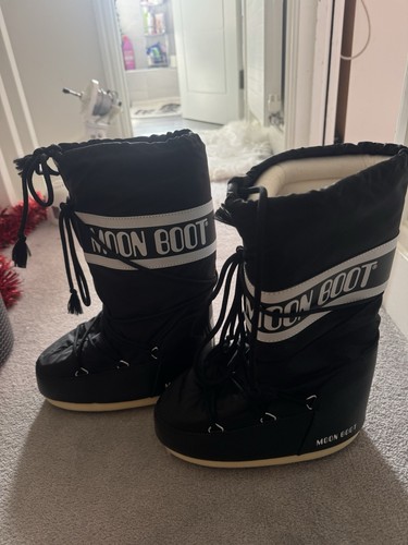 Moon boots brand - moon, never