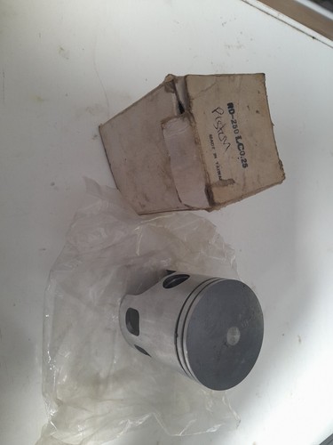 Yamaha 250 piston nos - rd, lc
