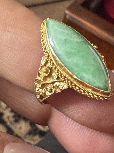 22ct gold and jade floral - gold,