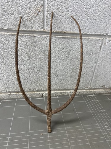 Vintage pitch fork hay 1800s - vintage,