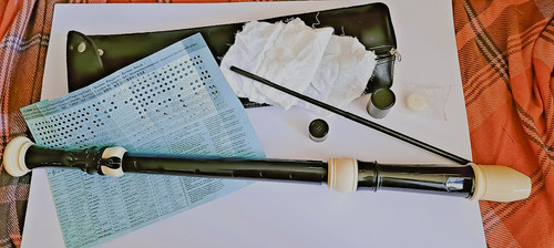 Keyed bass recorder - bass, in