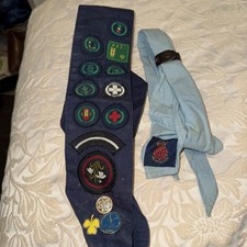 Vintage 1970-80 Girl Scout Lot  Sash Badges Pins Scarf promise badges 