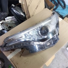 TOYOTA avensis  headlight