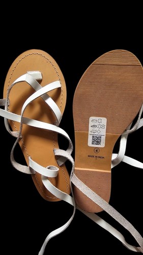 Asos white flat sandals size - white,