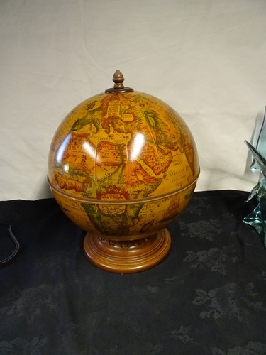 Vintage globe tabletop - vintage, drinks