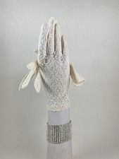 Vintage 1950s Ivory Nylon Lace