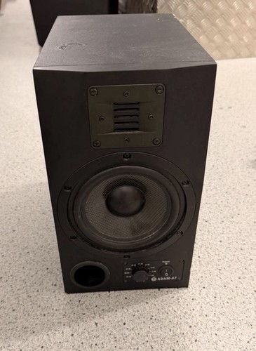 Adam powered active - a7,