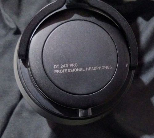 Beyerdynamic 240 pro - dt,
