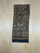 🧣 Aquascutum Gold Paisley