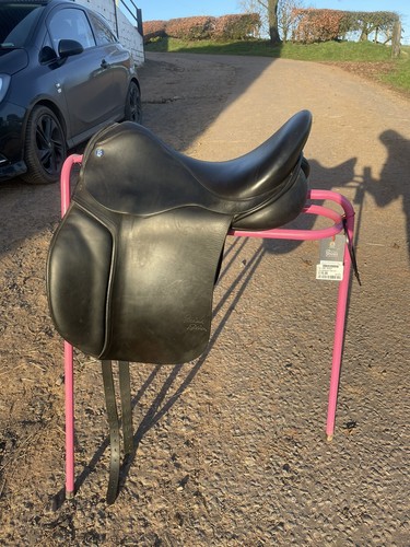 Barnsby dressage saddle - barnsby,