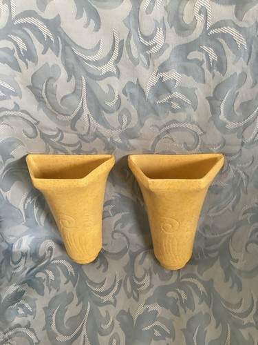 This pair pottery wall - of,