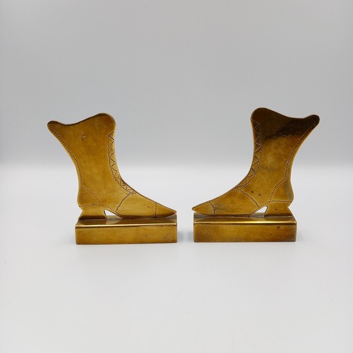 Brass mantle boots antique - brass,