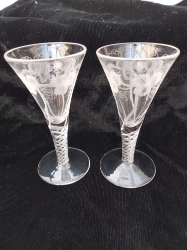 Pair antique air - antique, twist