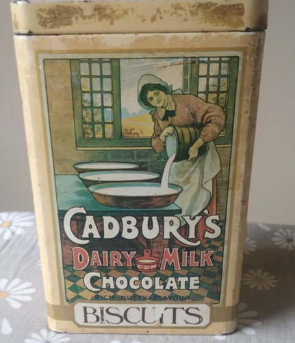 Cabury vintage biscuit tin 90s - cabury,