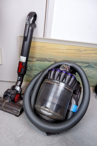 Dyson big ball dc23 cylinder - dyson,