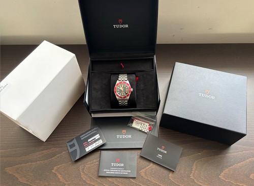 Tudor black bay - 41mm, burgundy