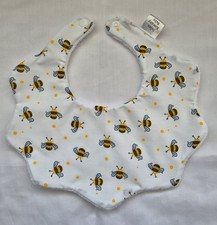 Baby Scallop Bib Bee Fabric