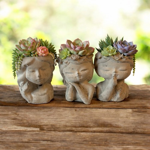 Trio ladies heads small - of,