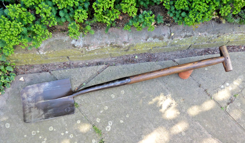 Vintage garden spade - ,