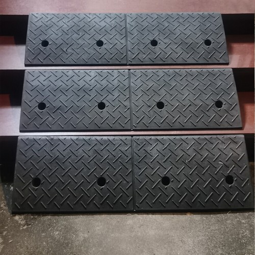 Black rubber curb door - curb, 2