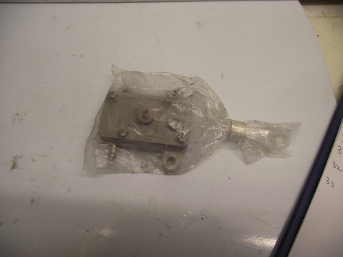 Suzuki outboard motor bolt-on
