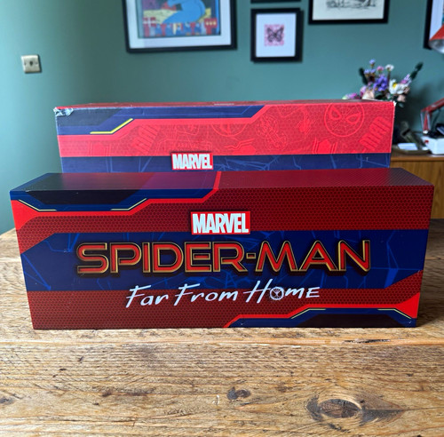 Marvel spider man - spider-man, far