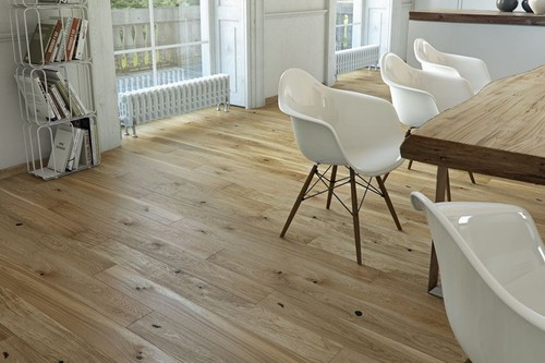 Engineered oak brushed - £35.99,