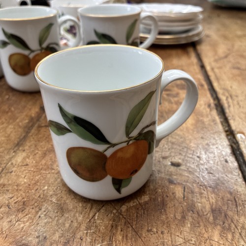 Royal worcester evesham gold - worcester, "evesham