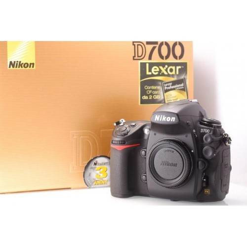 Nikon d700 body mint - nikon,