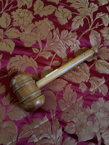 Vintage auctioneer judge - /,