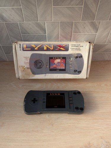 Atari lynx video game - lynx,