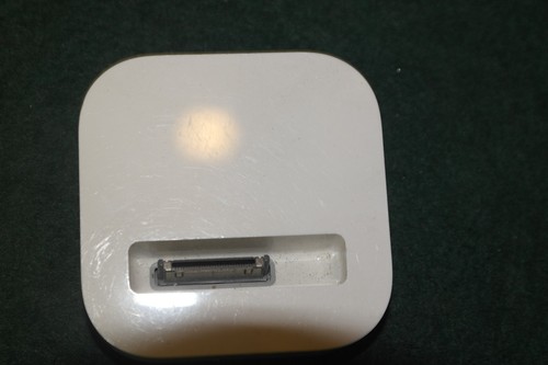 Apple ipod pin - ipod, dock
