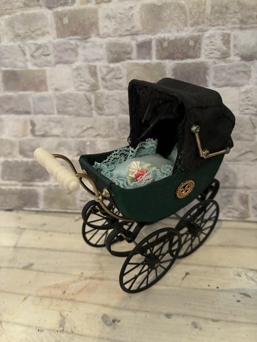 Dolls house scale rare - house,