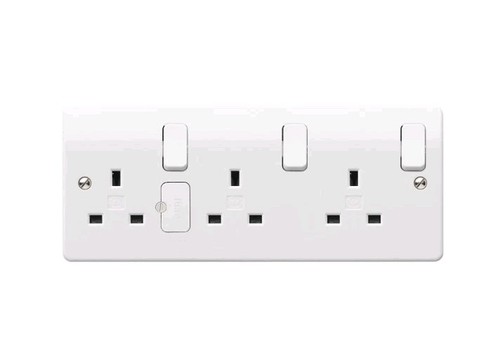 Triple 13a 240v white - mk,
