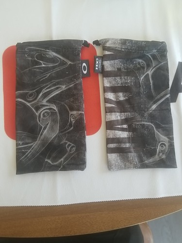 Oakley microfiber bags brand - 2,