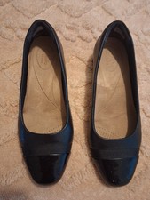 Lovely Black Clarks Artisan