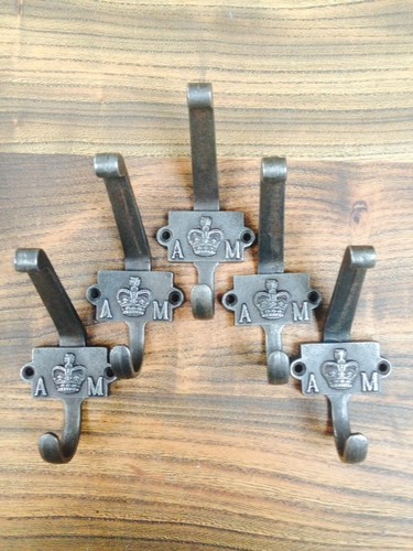 Cast iron coat hooks old - 5,