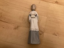 casades figurines chorister